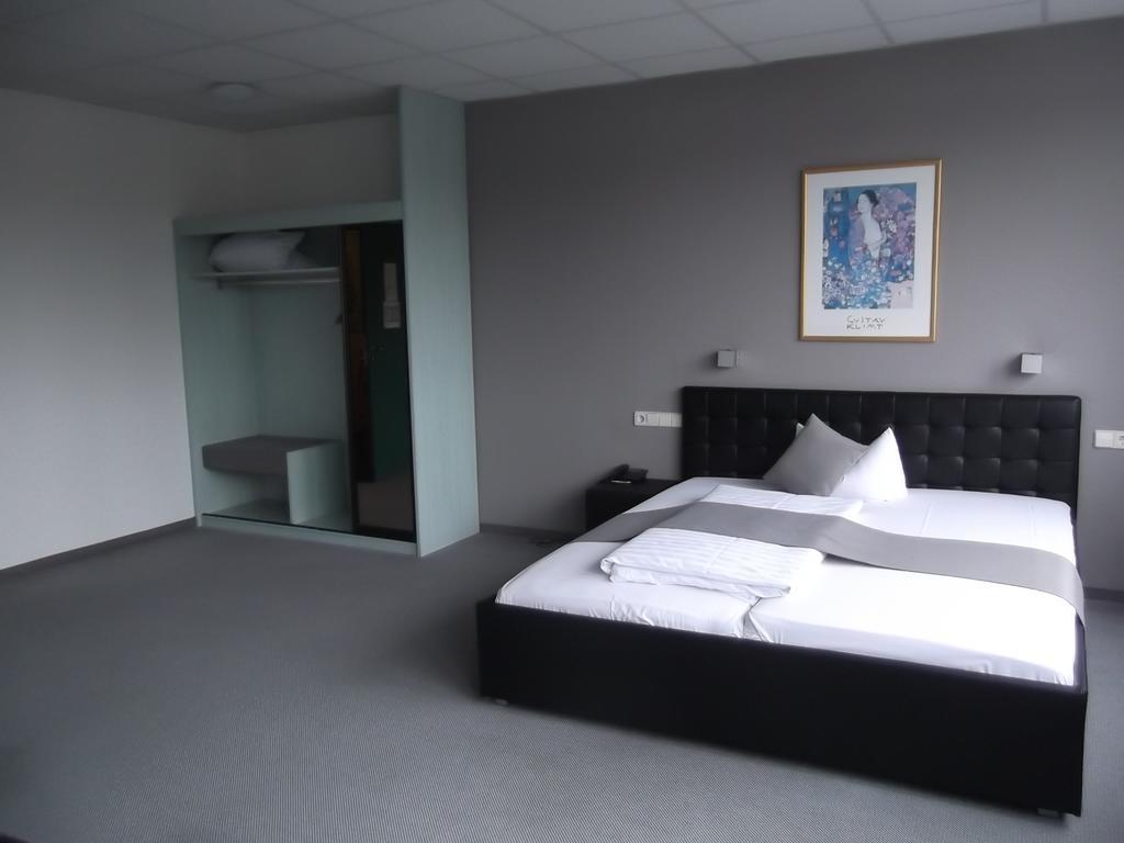 Businesshotel & Appartements Stuttgart-Vaihingen Exterior foto